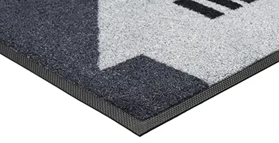 Quelle différence il y a entre une semelle de tapis environnemental de moto en PVC, en Vinyl et caoutchouc