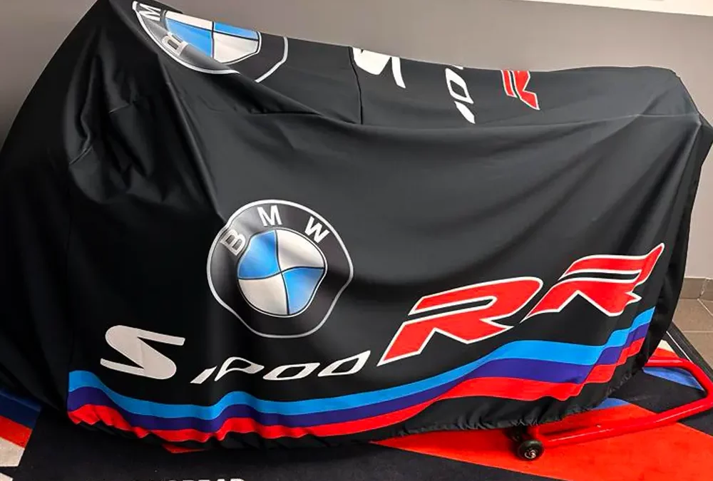 Pourquoi faire une housse personnalisée pour ma moto